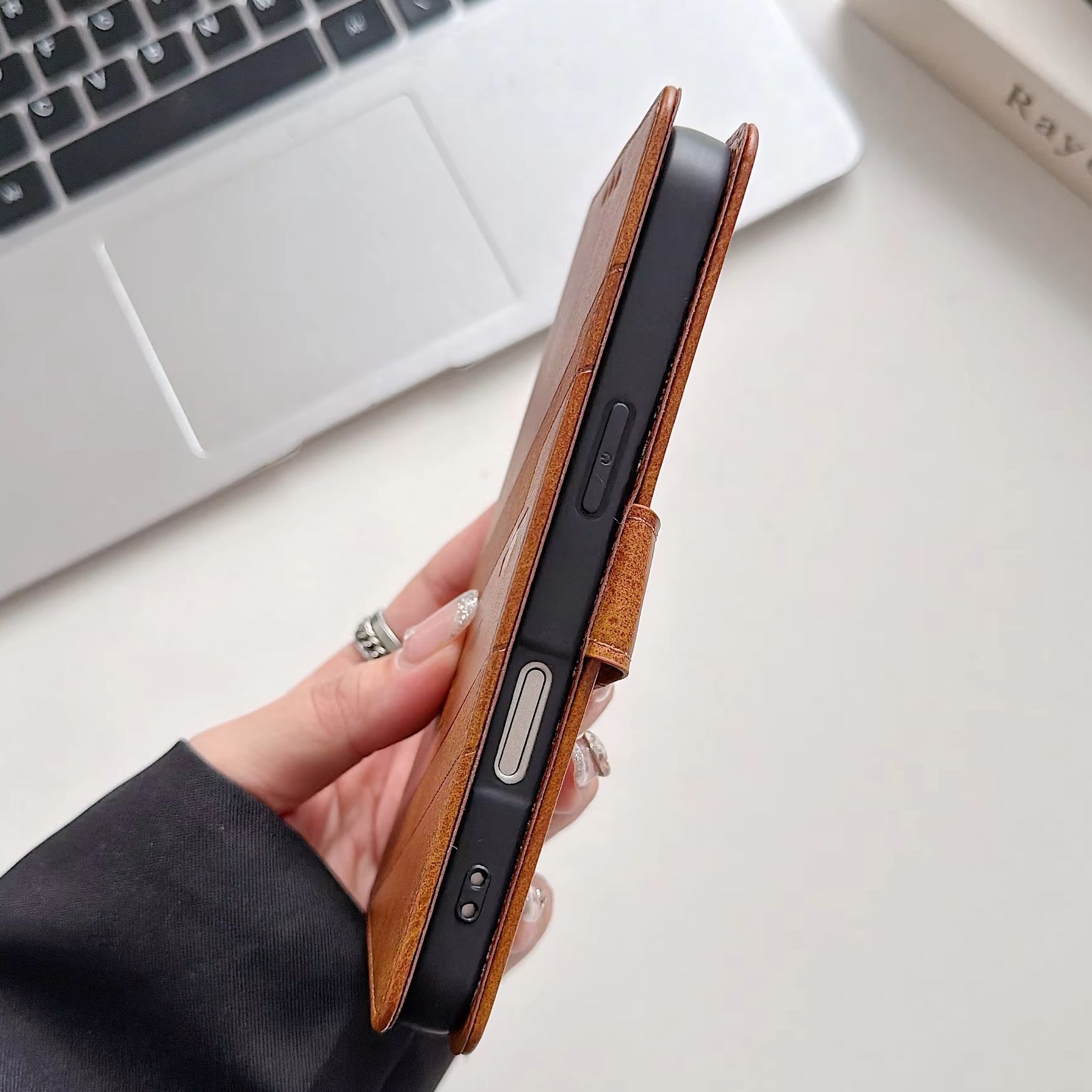Custodia a Portafoglio in Pell - Leather Card Wallet recensione e prezzo